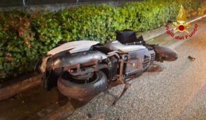 Tragedia nella notte a Carbonera, provincia di Treviso, due persone hanno perso la vita. L’incidente è avvenuto in Viale Brigata Marche, verso l’una.