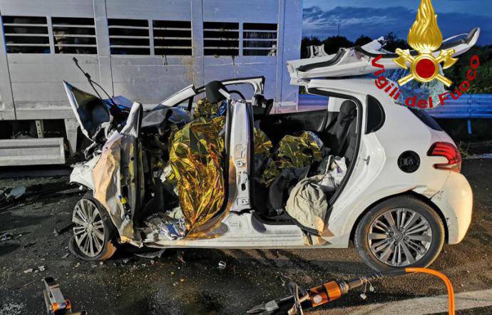 Strage in strada, incidente provoca tre morti: dramma in Veneto