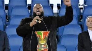 Sergio Sylvestre risponde alle polemiche e mette a tacere i razzisti