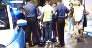 Ischia, movida di sangue e violenza: giovane accoltellato dopo la rissa