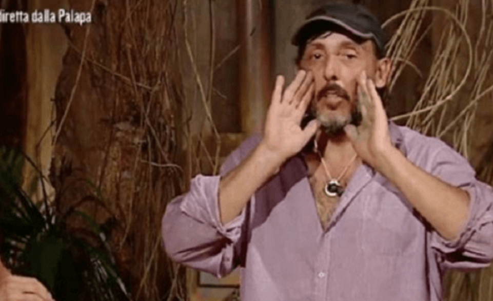 Isola dei Famosi, Massimo Ceccherini abbandona il reality