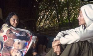 Isola dei Famosi, Nathaly Caldonazzo sta male: la risposta di Nancy Coppola