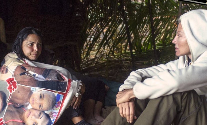 Isola dei Famosi, Nathaly Caldonazzo sta male: la risposta di Nancy Coppola