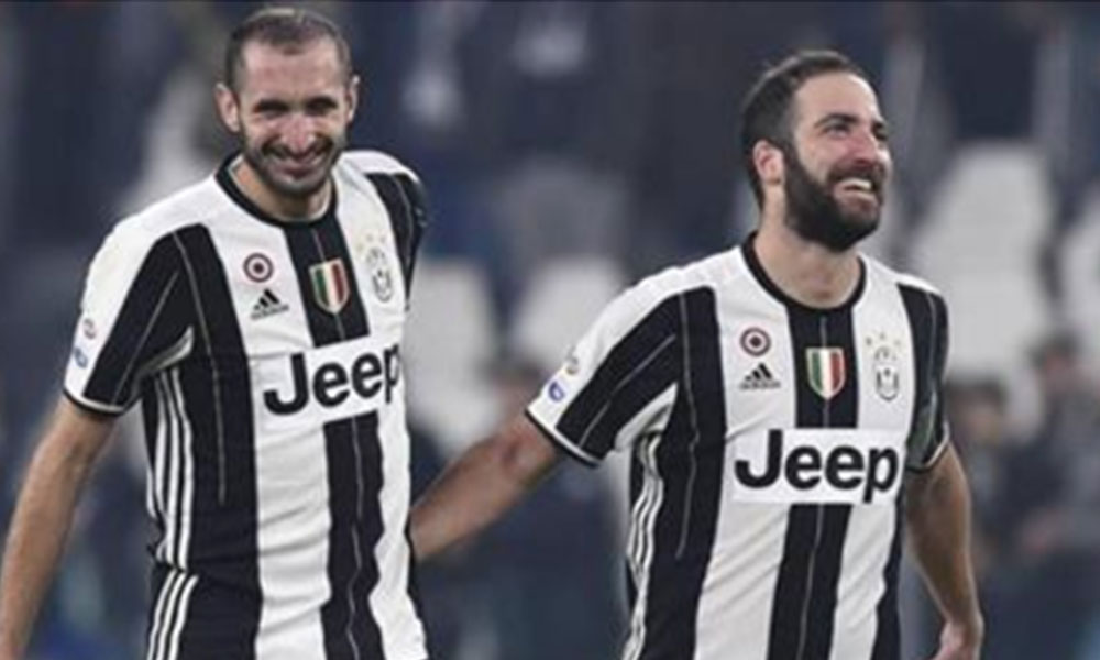Juve-Chievo, segna Higuain: allo Stadium partono vergognosi cori anti-Napoli