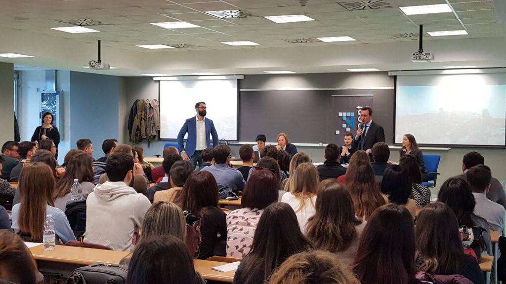 L'università Parthenope promuove incontri per avvicinare i giovani al mondo del lavoro