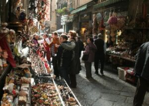 La Fiera di Pasqua 2017 ai Decumani tra botteghe e itinerari gastronomici