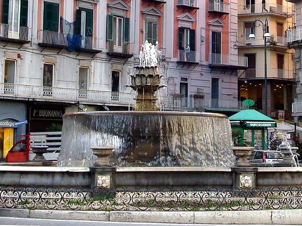 piazza-trieste-e-trento-napoli