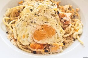 La ricetta degli“spaghetti alla puveriello”, un piatto napoletano del dopoguerra