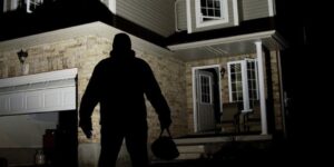 ladro in casa casoria