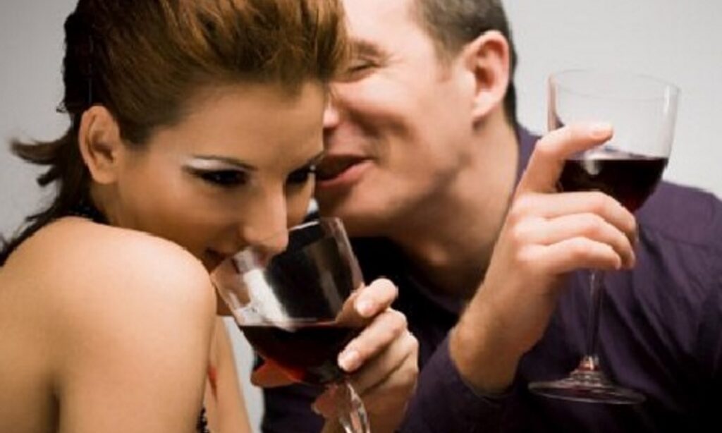 Le frasi più belle dei napoletani per rimorchiare, l'arte della "posteggia"