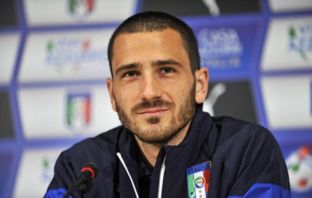 Leonardo Bonucci, la solidarietà dei napoletani e la risposta da Torino