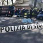 Agguato fuori la scuola, nonno ucciso davanti al nipotino. L'appello della preside: "Abbiamo paura"