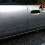 Napoli, negano i soldi al parcheggiatore: trovano l'auto danneggiata