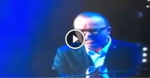 Made in Sud, Gigi D'Alessio ricorda Mario Merola: l'omaggio è da brividi [VIDEO]