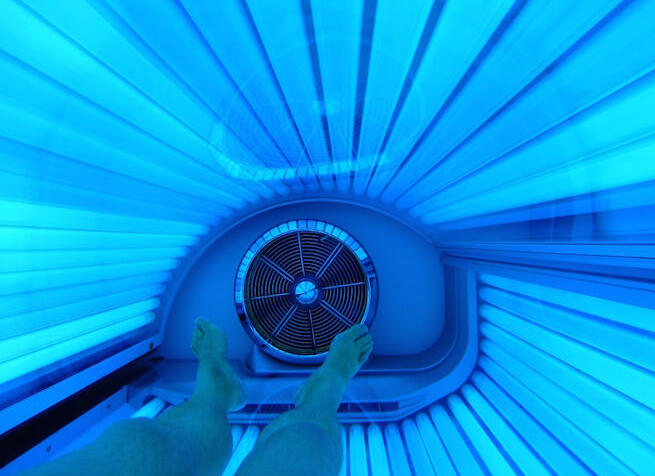 Malore durante la lampada, donna muore nel centro abbronzante