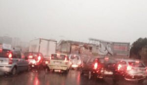 Maltempo a Napoli: traffico e allegamenti in città