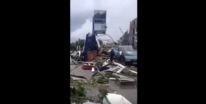 Mal tempo in Campania: tromba d'aria a Casoria distrugge tutto