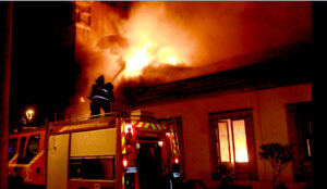 Marano, un corto circuito provoca incendio in un appartamento