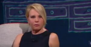 Maria De Filippi da Costanzo, si commuove parlando del padre