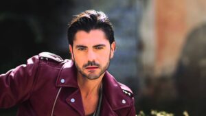 Gianni Fiorellino, il noto cantante neomelodico felice per la citazione in televisione