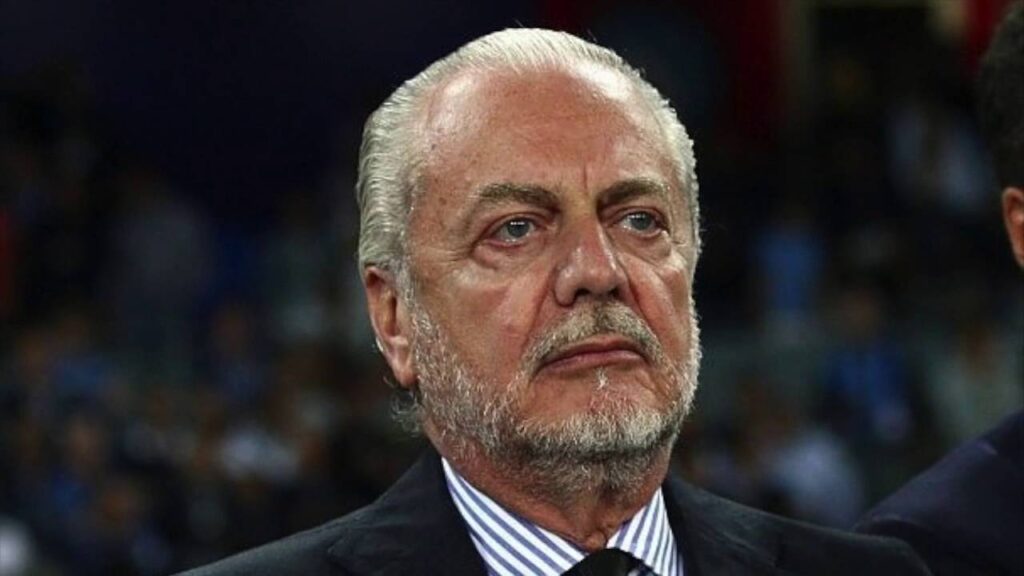 De Laurentiis incontra degli imprenditori cinesi in barca ad Ischia