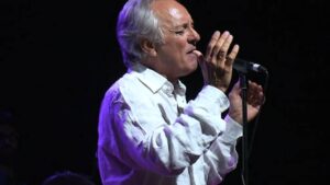 È morto Carlo D'Angiò, poeta della musica napoletana