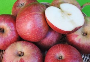 Una mela come rimedio naturale per i capelli durante la chemioterapia