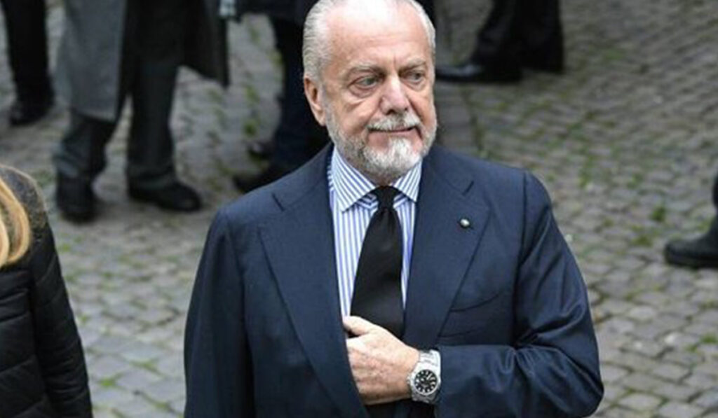 Mertens contro De Laurentiis, il rinnovo si allontana