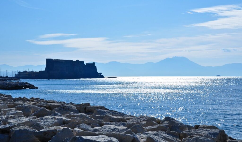 Meteo Napoli: torna il caldo africano, si alzano le temperature