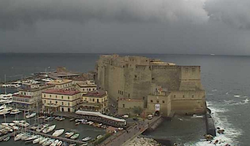 Meteo Napoli, torna il maltempo: in arrivo le piogge