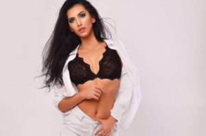 Mette all’asta la sua verginità: modella 18 enne raggiunge cifra record