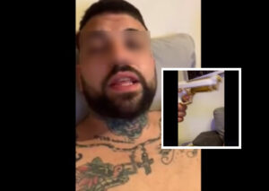 Il Consigliere Borrelli minacciato su Facebook con una pistola da un cantante neomelodico