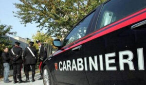 Minaccia la moglie con un coltello, arrestato un uomo a Mugnano