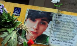 Morte Salvatore Giordano, archiviata posizione De Magistris: l'ira dei genitori