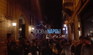 Movida di Chiaia, ai baretti già è scomparso l'imponente servizio d'ordine