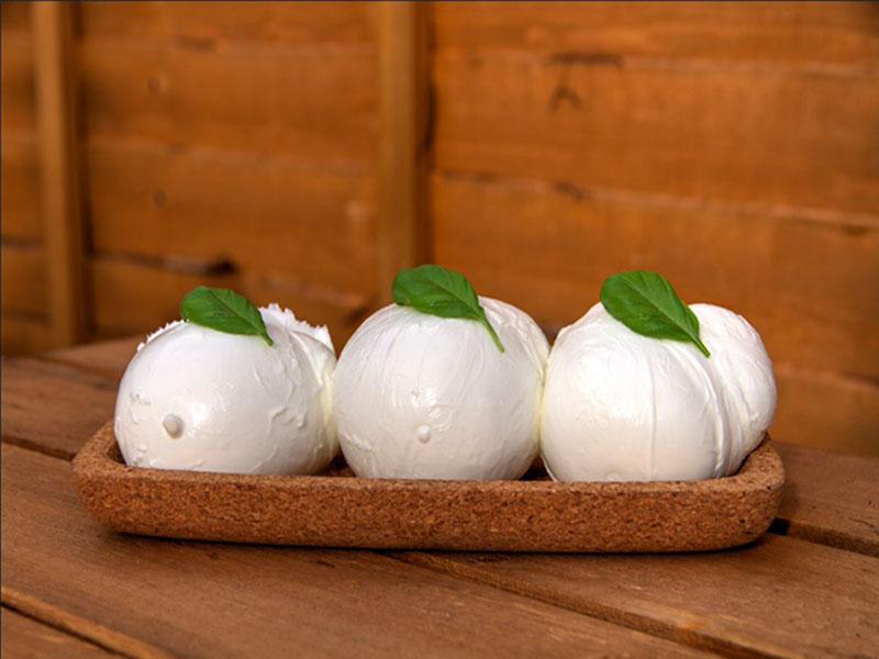 Mozzarella Napoli: top 5 dei posti dove trovare la migliore