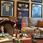 alessandro con le altre statuine azzurre