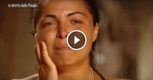 Nancy Coppola commossa durante la diretta dell'Isola: "Ti amo mamma"