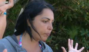 Nancy Coppola litiga con Moreno all'Isola dei Famosi, abbraccio della pace