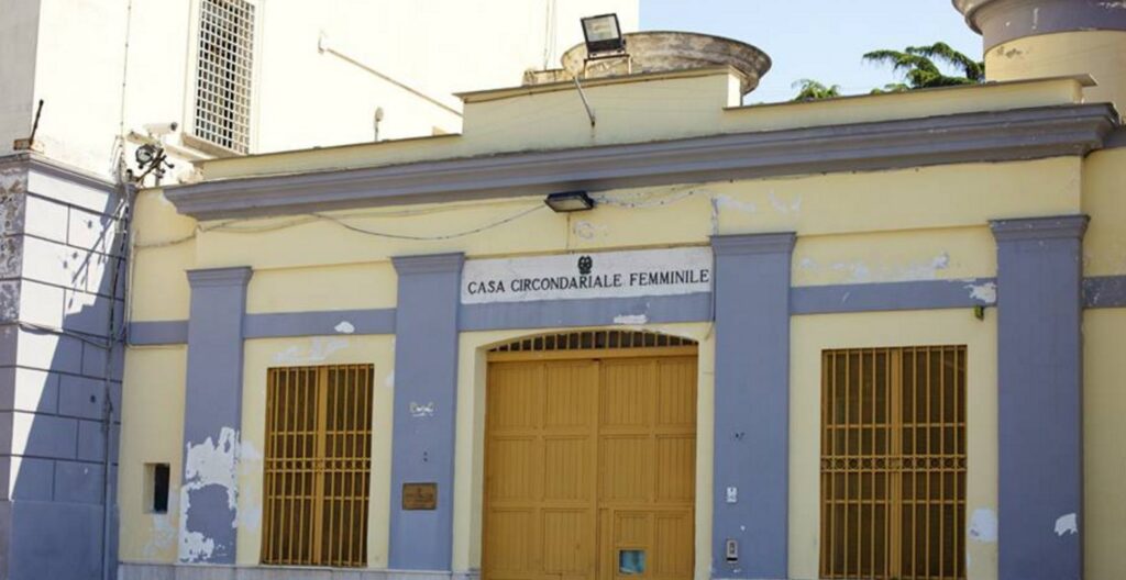 Napoli, arrestato madre di 30 anni per tentato omicidio della figlia