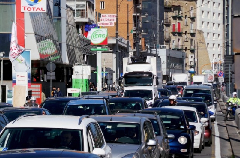 Napoli, blocco auto dal 1 al 6 febbraio causa inquinamento