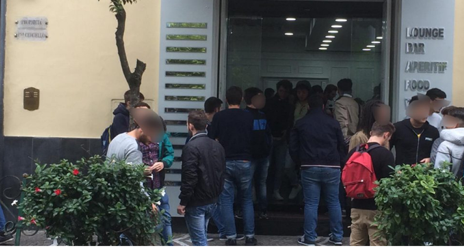 Napoli: bomba al bar degli studenti dell'Università