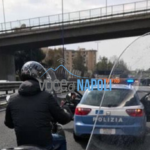 Napoli, camion perde giocattoli in tangenziale. Disagi per gli automobilisti