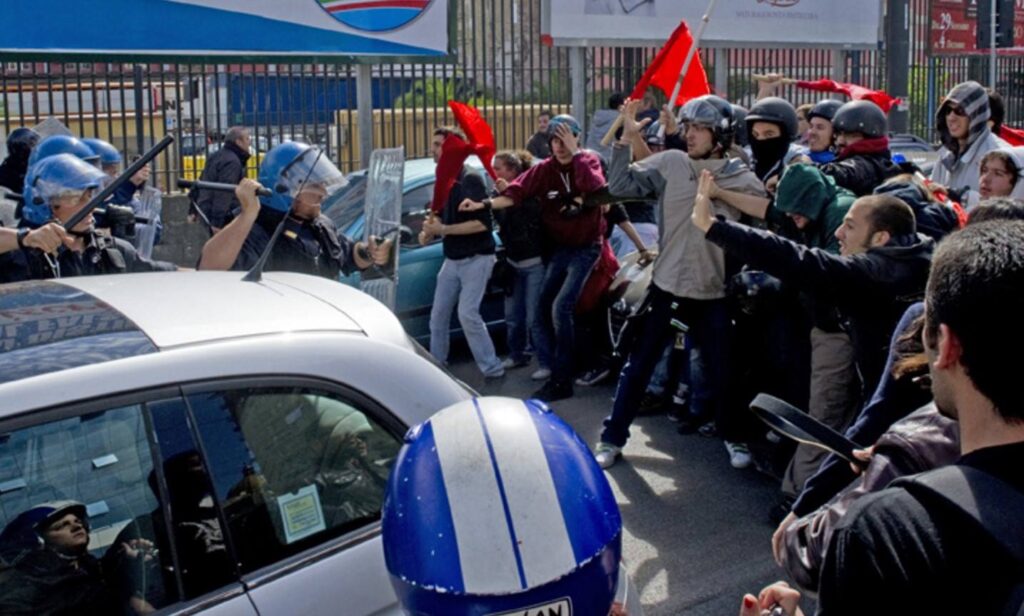 Napoli, corteo dei Bros: centro città completamente bloccato