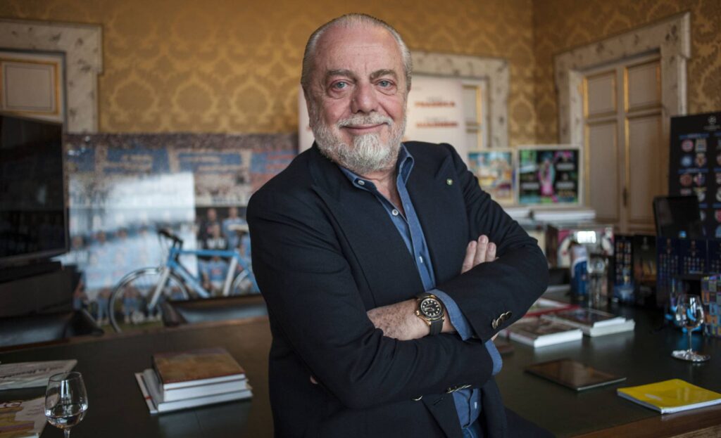 Napoli, De Laurentiis chiude l'accordo per un nuovo sponsor: benvenuta Cof