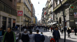 Napoli: donna derubata, descrive il ladro e la polizia lo trova