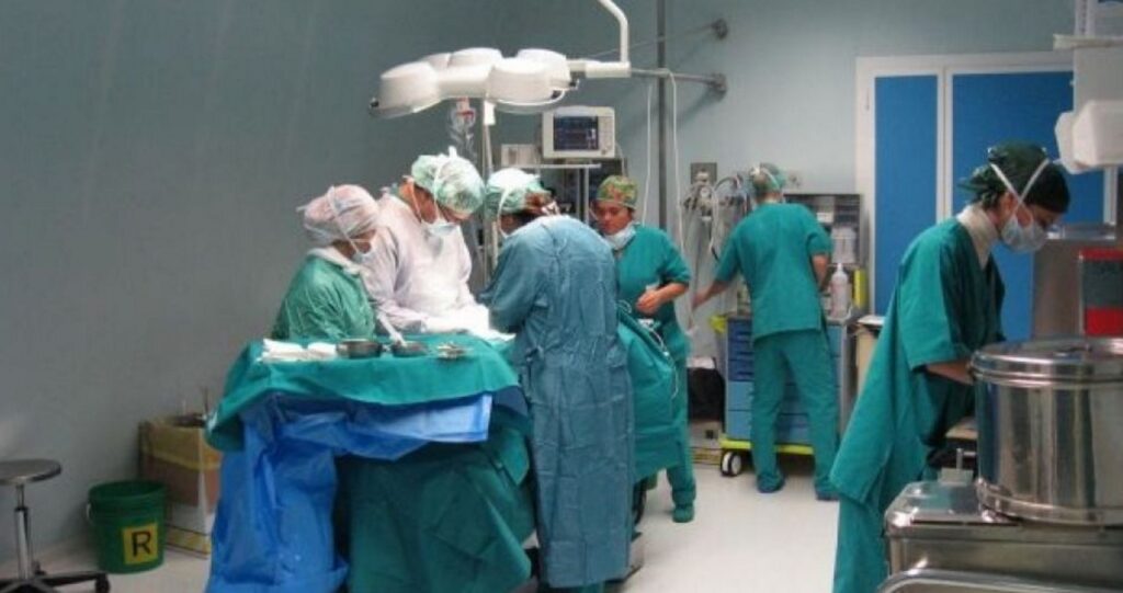 Napoli, il calvario di una donna per partorire: la denuncia a La Radiazza