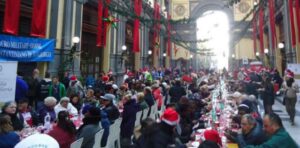 Napoli, il pranzo di Natale per i senzatetto si farà: pioggia di offerte
