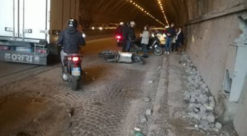 incidente galleria napoli mattina