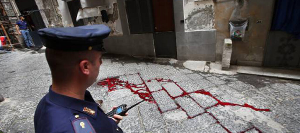 Napoli, Quartieri nel sangue: minorenne accoltella un ragazzo di 18 anni